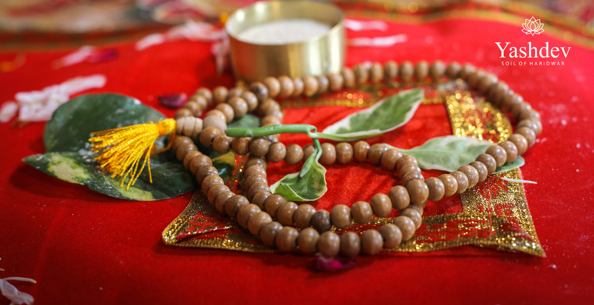 Safed Chandan Dhyan Mala