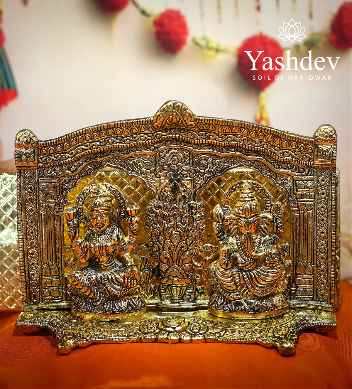 Lakshmi Ganesh Idol with Decorative Back Panel – Antique Gold Finish